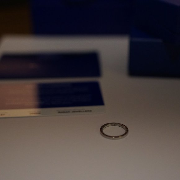 Tacori Women's Platinum Sculpted Crescent Wedding Band 1.5mm Size 4.5 - Picture 8 of 8